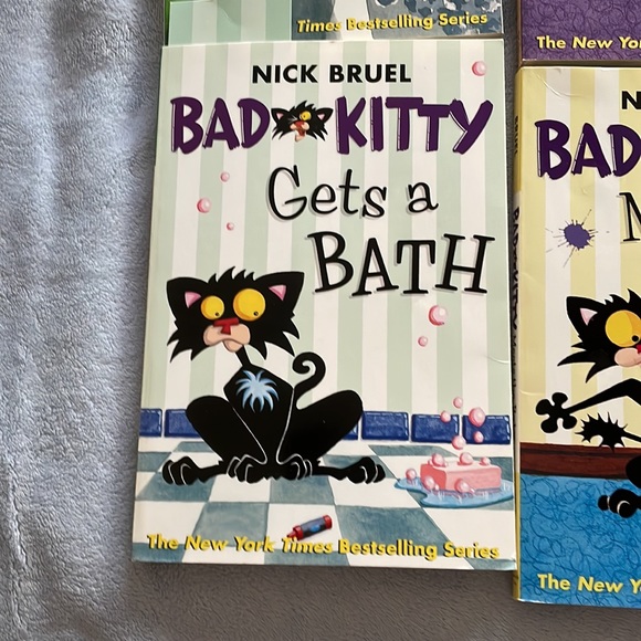 Bad kitty book lot-7 books and 1 journal. First page of journal has some writing - Picture 8 of 11
